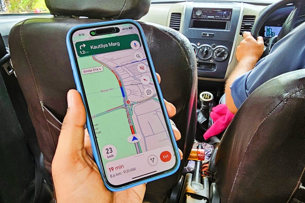 Google Maps está lanzando el velocímetro y los límites de velocidad en iPhone y CarPlay a nivel mundial